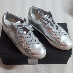 Banana Republic Metallic Silver Leather Lace-Up Sneakers - 7